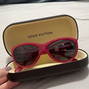 ✨ Louis Vuitton Flore Sunglasses – Fuchsia Acetate (Z0447W) ✨